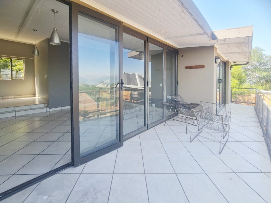 6 Bedroom Property for Sale in Meerhof North West